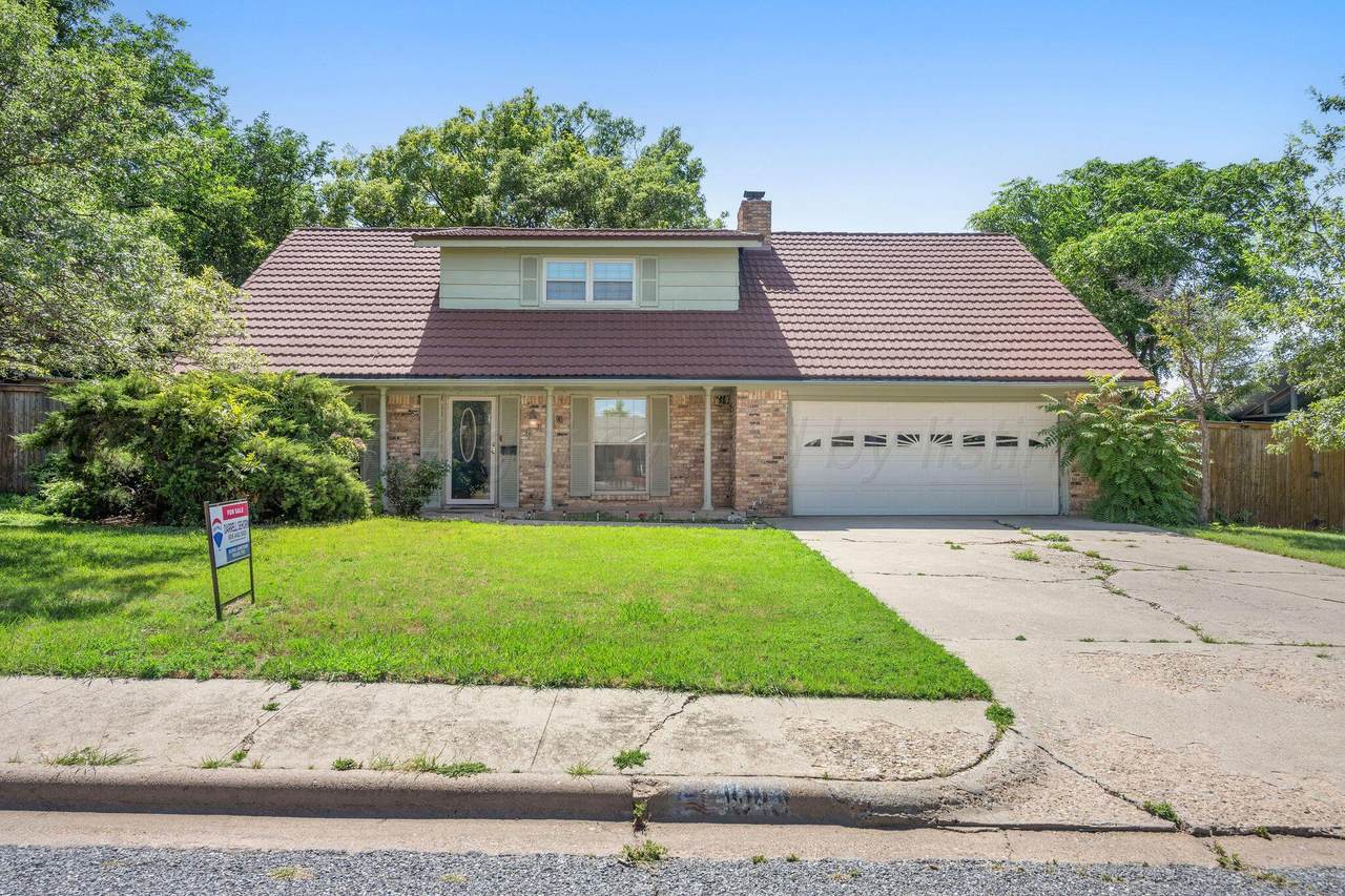 1943 Grape St - Photo 1