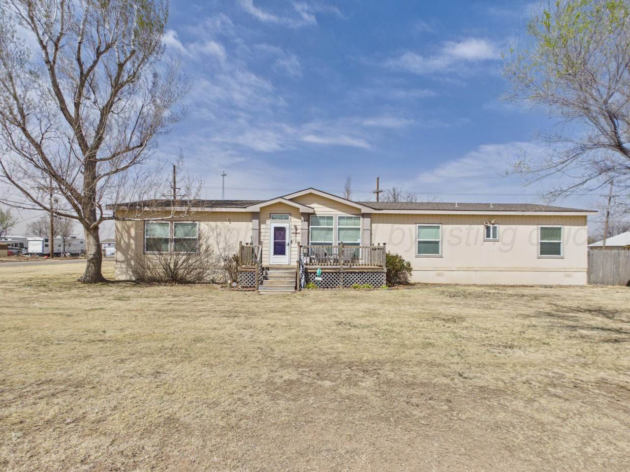 816 Maple - Photo 1