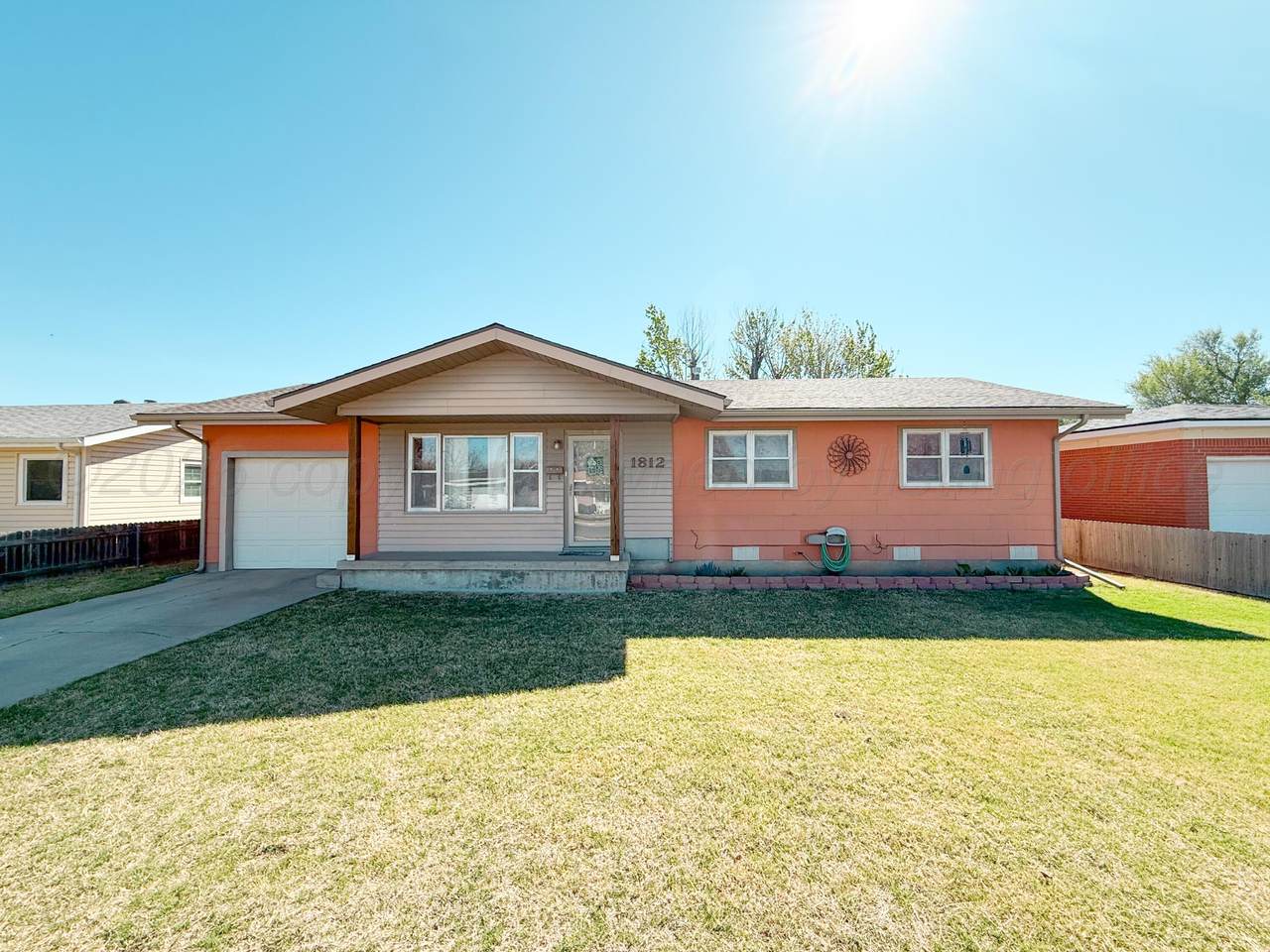 1812 Nelson St - Photo 1