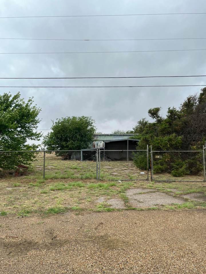 118 Western St - Photo 1