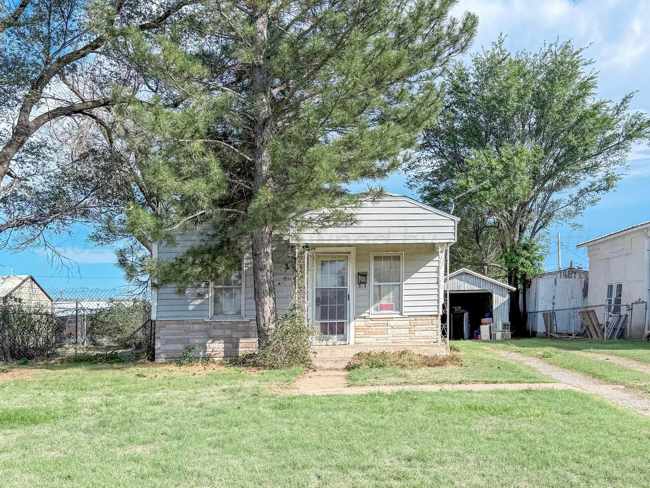 628 Foster Ave - Photo 1