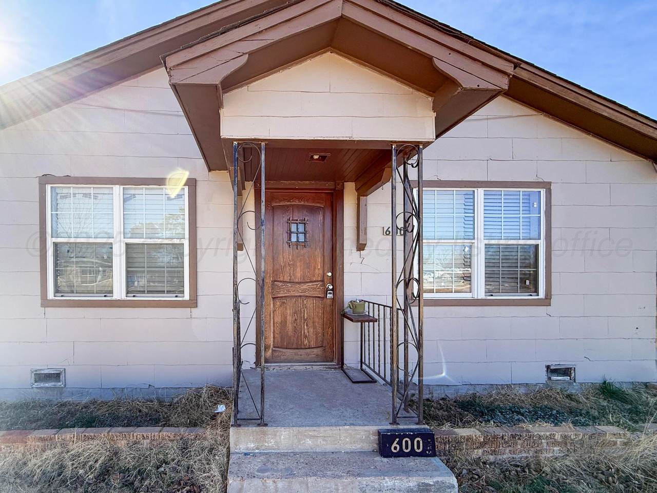 600 Williston - Photo 1