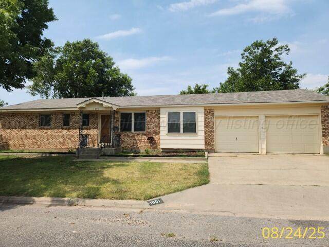 1601 Dogwood Ln - Photo 1
