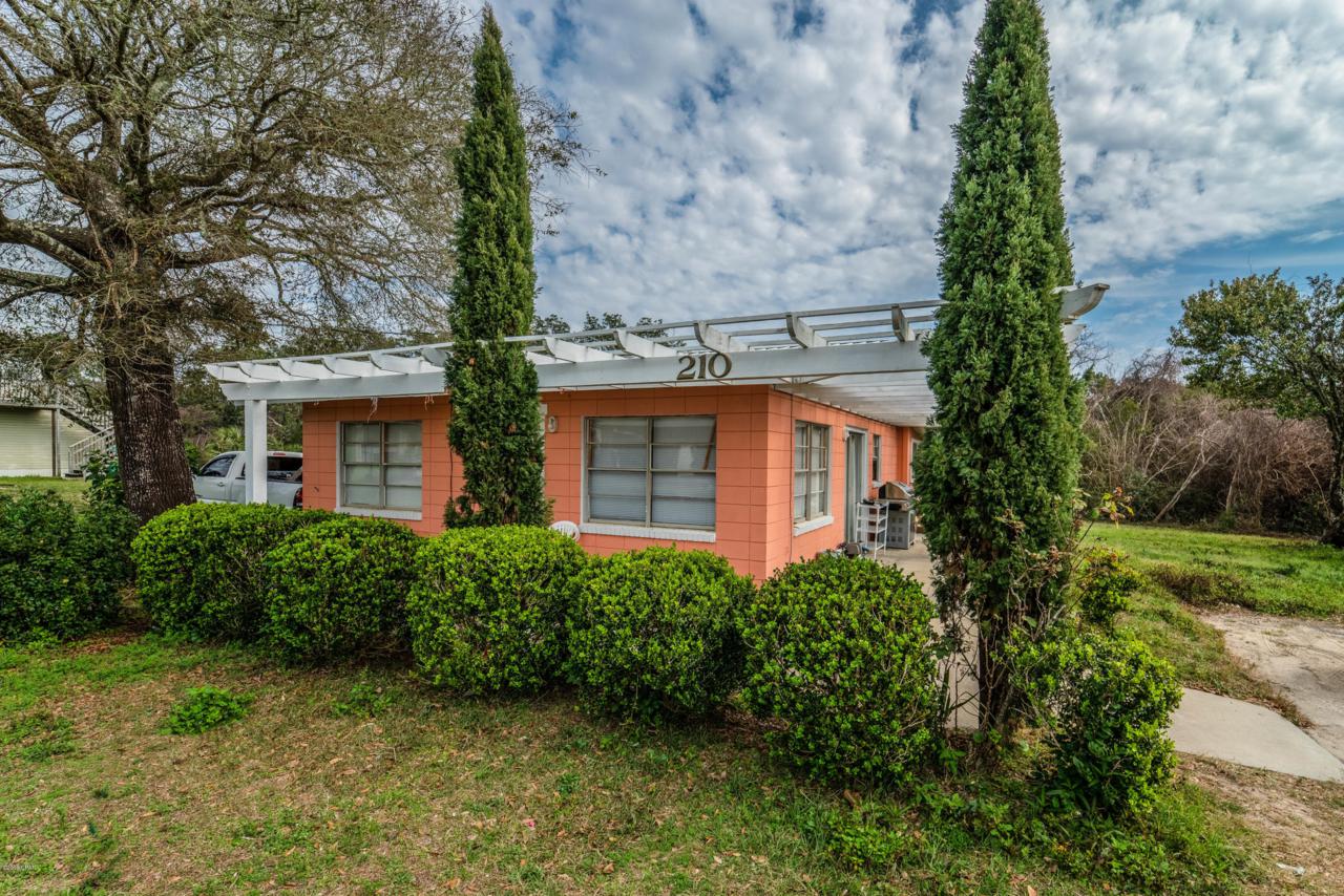 212 Deluna Place - Photo 1