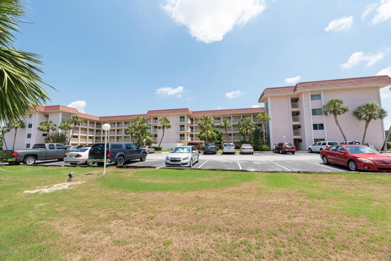 112 Fairway Boulevard - Photo 1