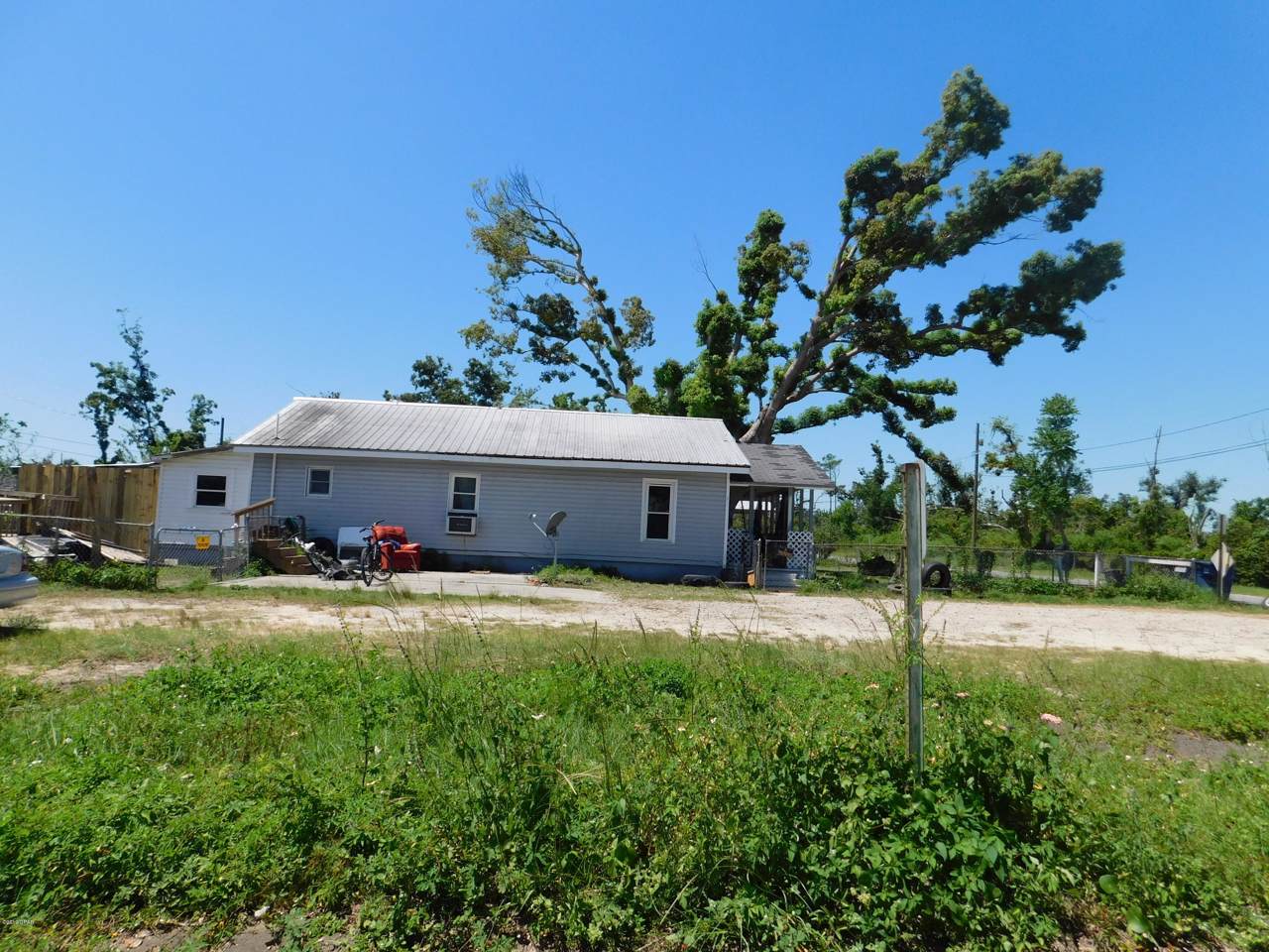 2214 9th Street - Photo 1