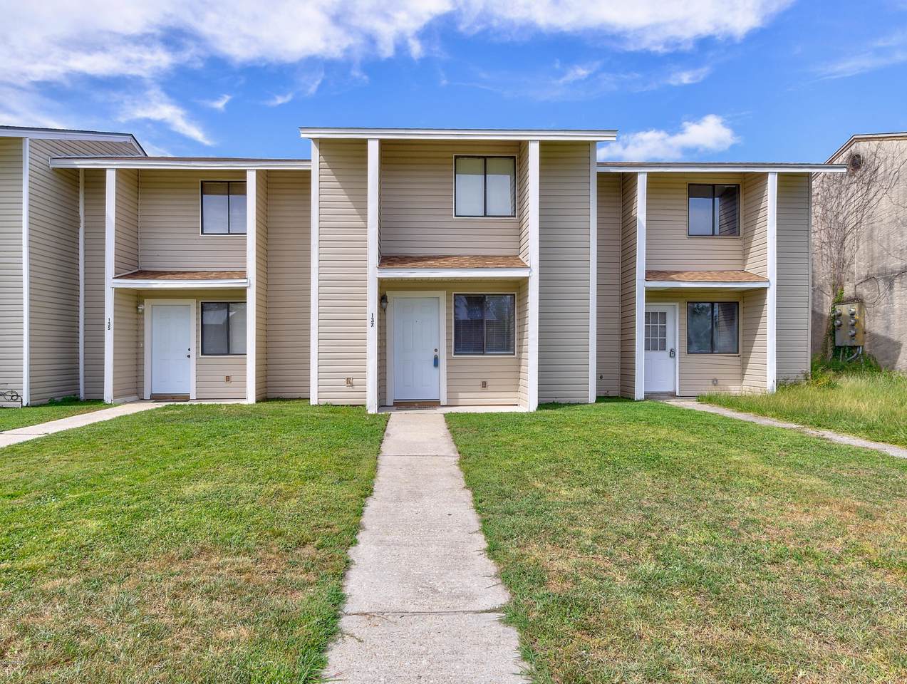 137 Cheri Lane - Photo 1
