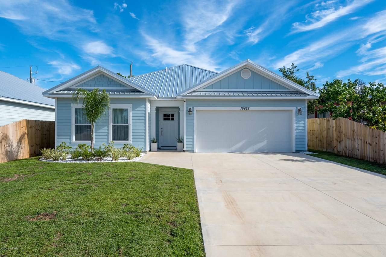 19428 Plaza Avenue - Photo 1
