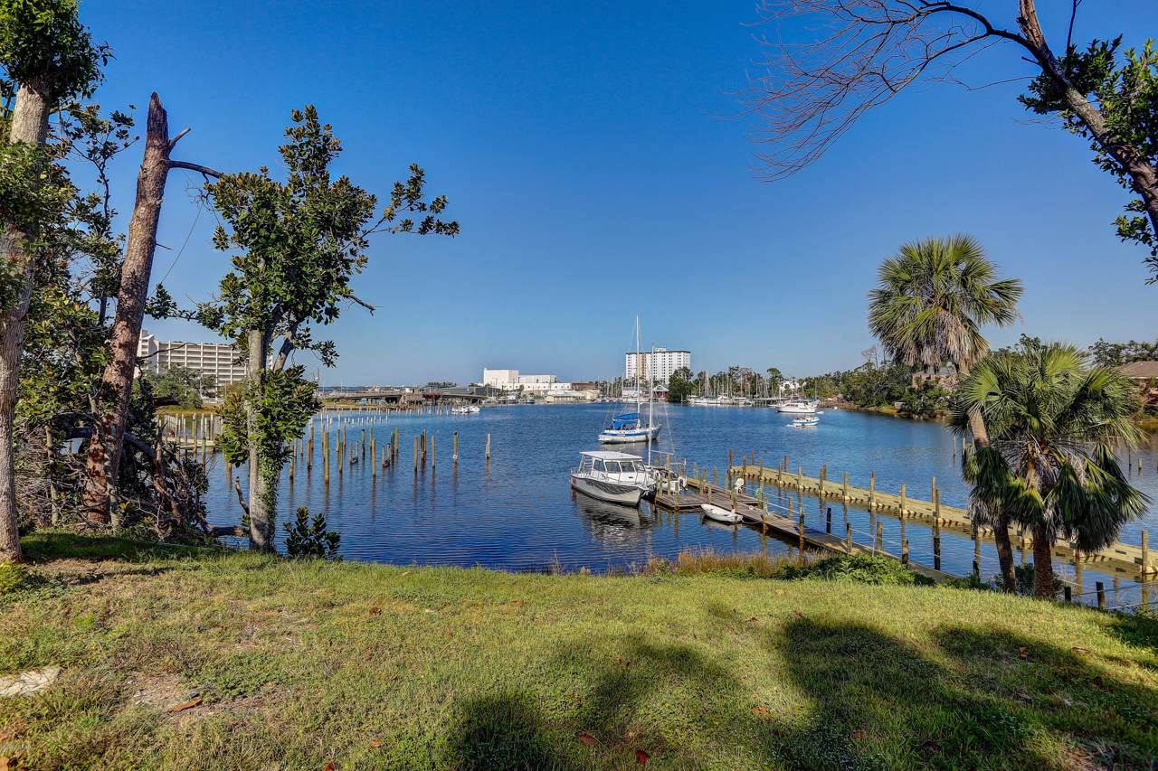 301 Wilson Avenue - Photo 1