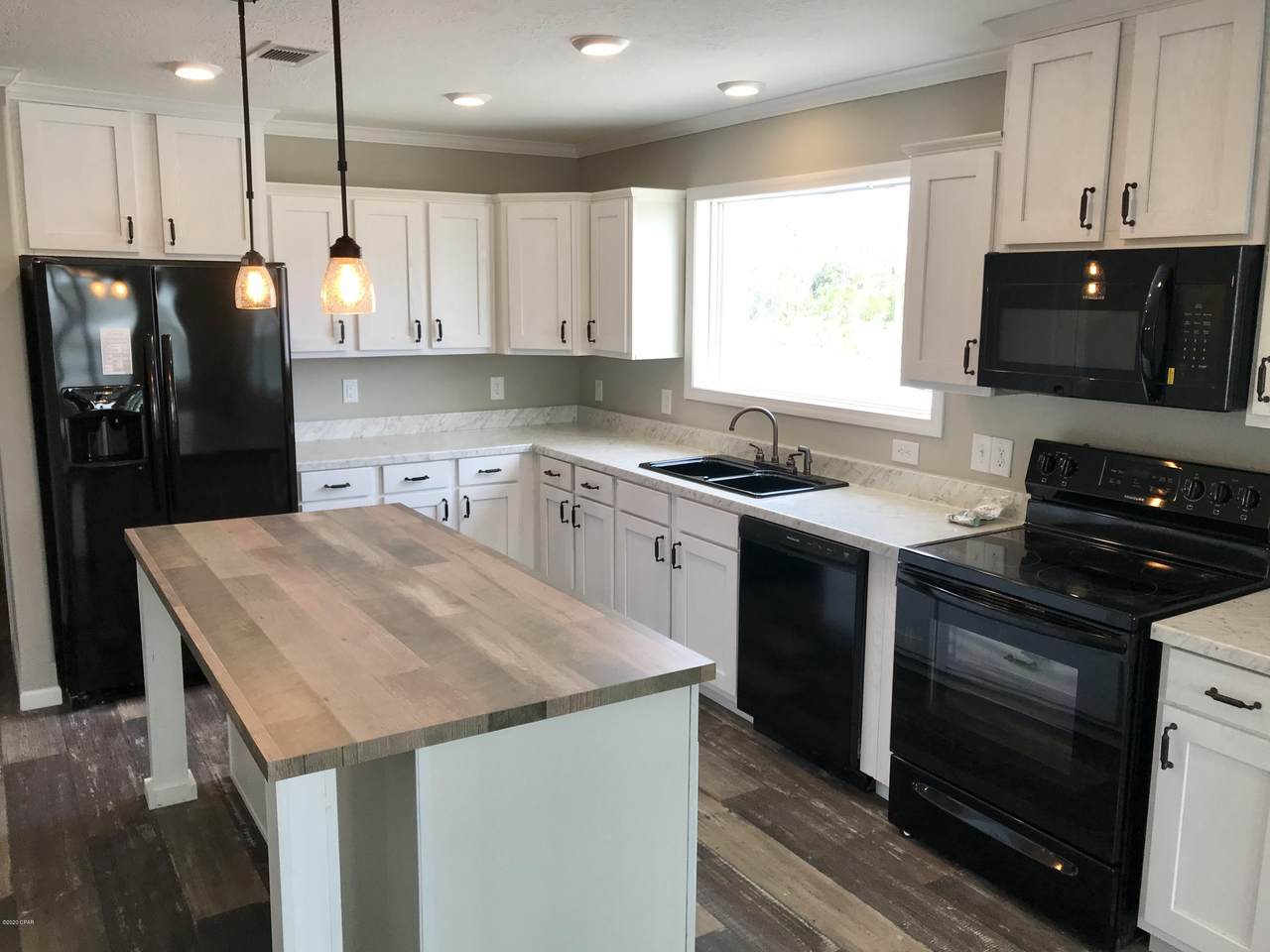 7403 Sweetbriar Road - Photo 1