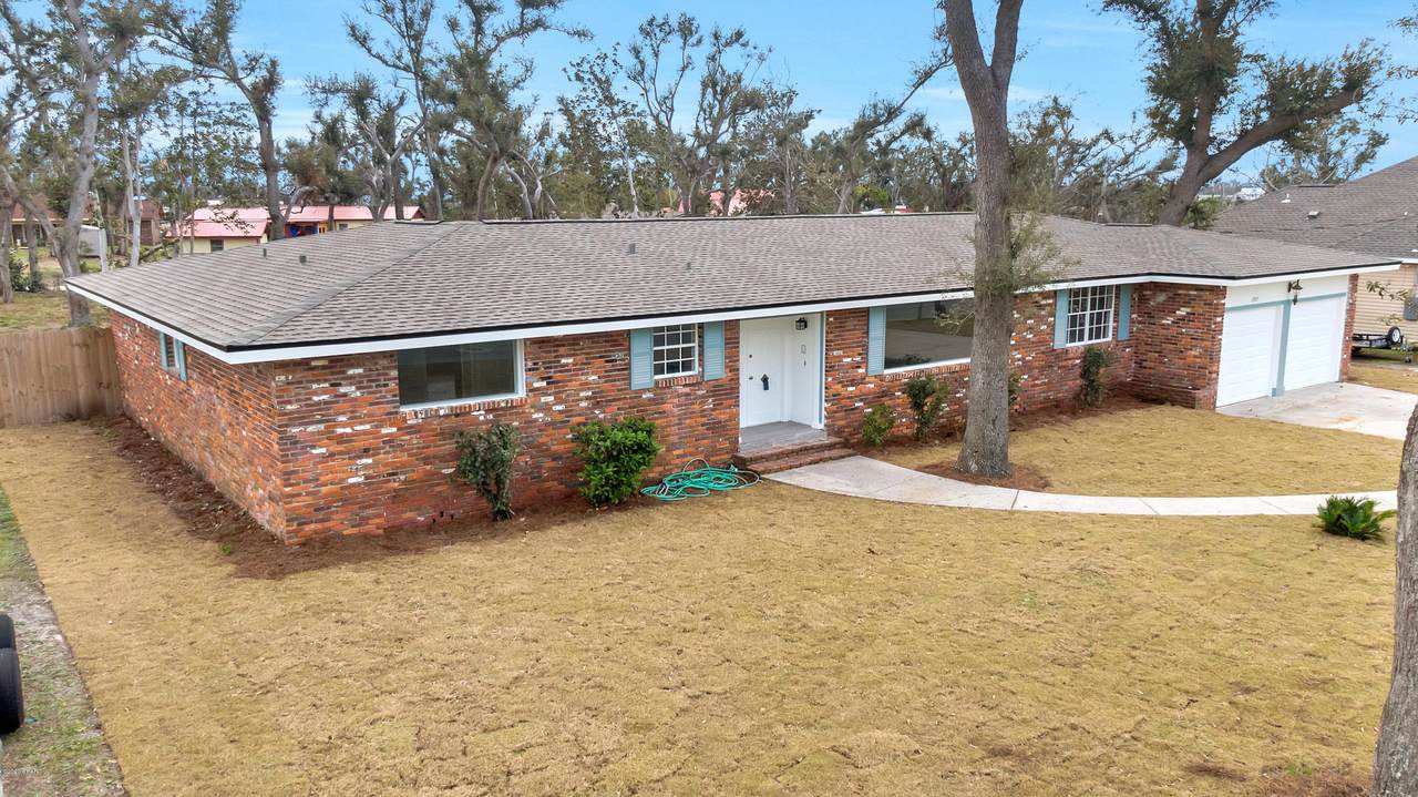 1507 Dover Road - Photo 1
