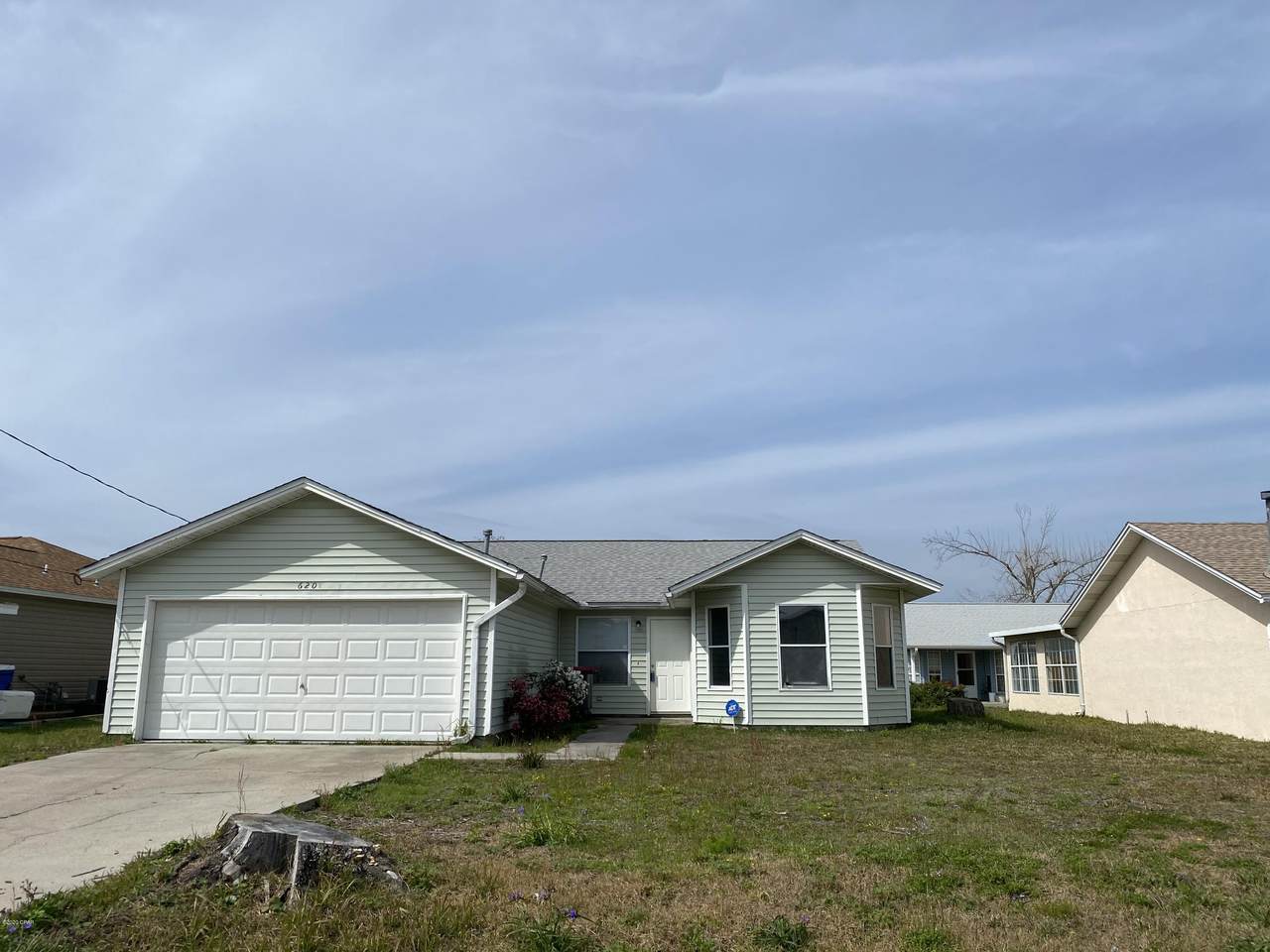 620 Berthe Avenue - Photo 1