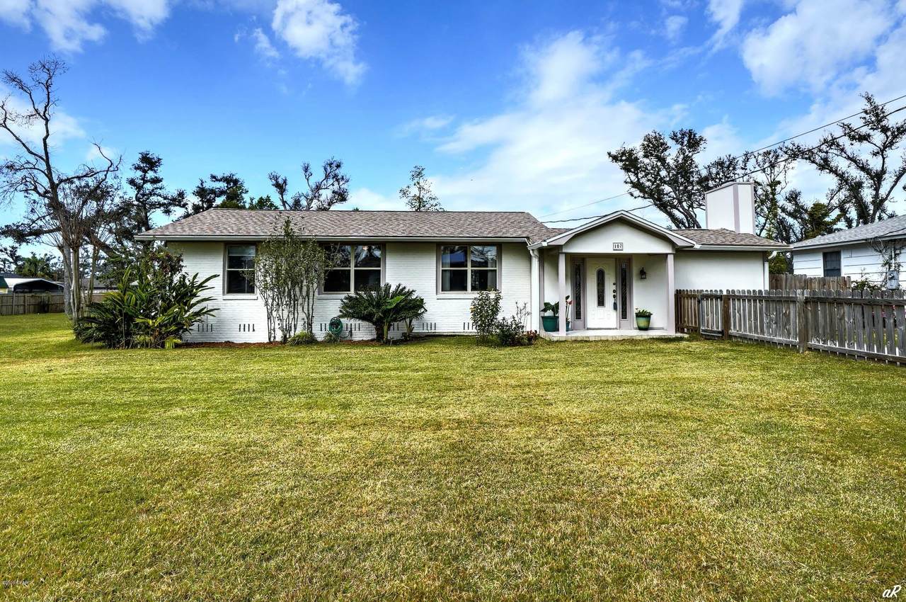 107 Cove Avenue - Photo 1