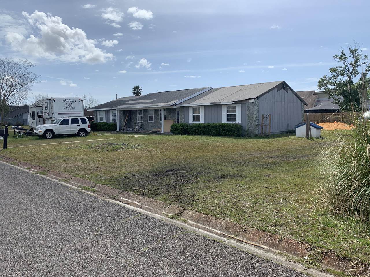 113 Derby Woods Drive - Photo 1