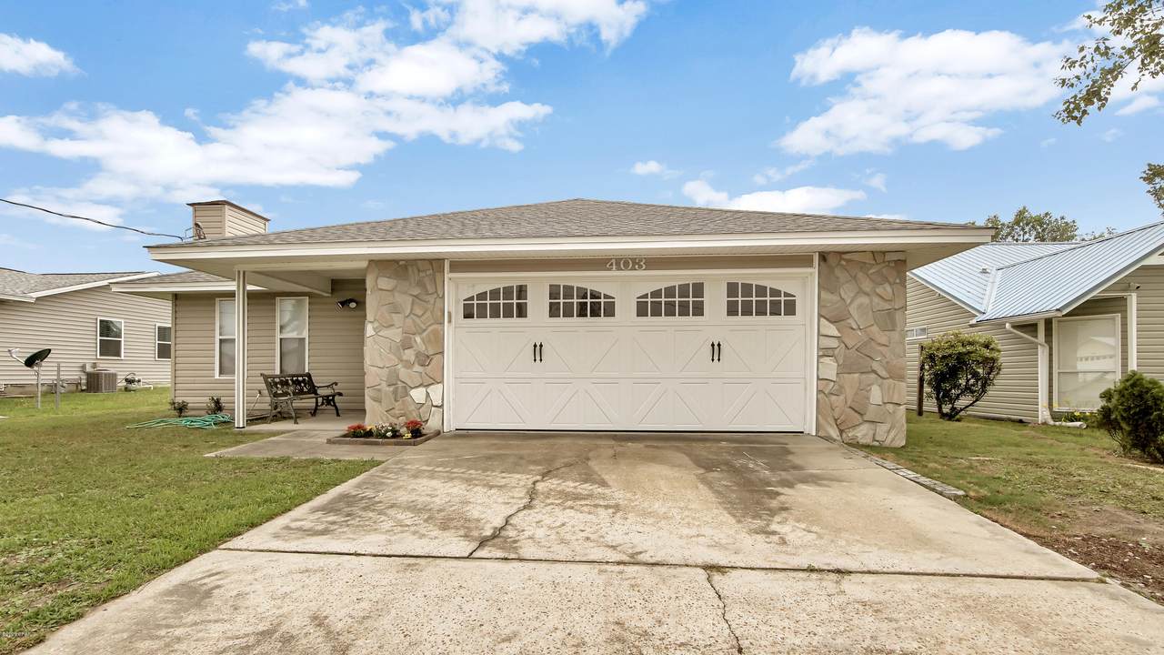 403 Lacosta Avenue - Photo 1