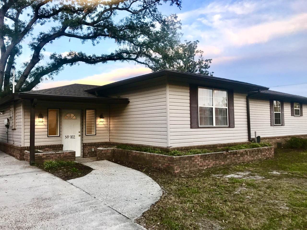 102 Cove Lane - Photo 1
