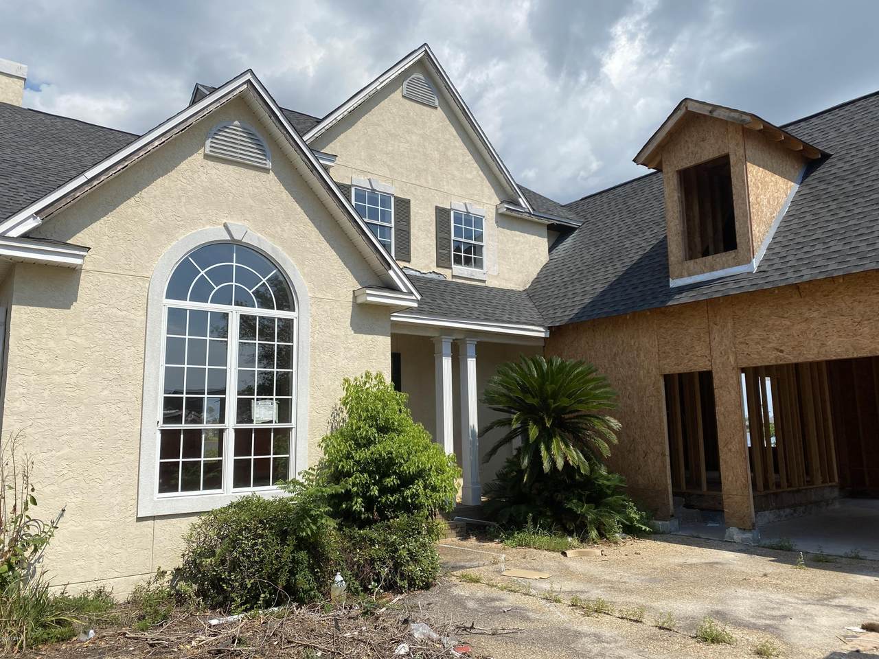 2502 Country Club Drive - Photo 1