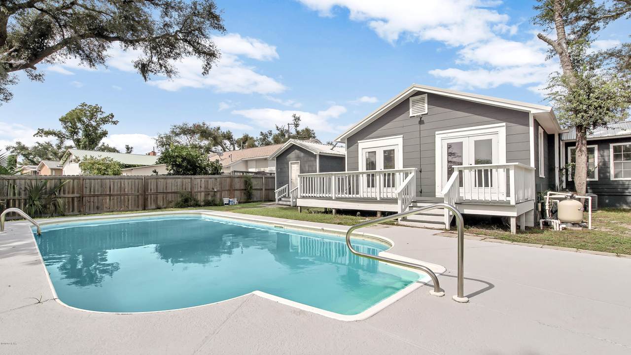 419 Macarthur Avenue - Photo 1