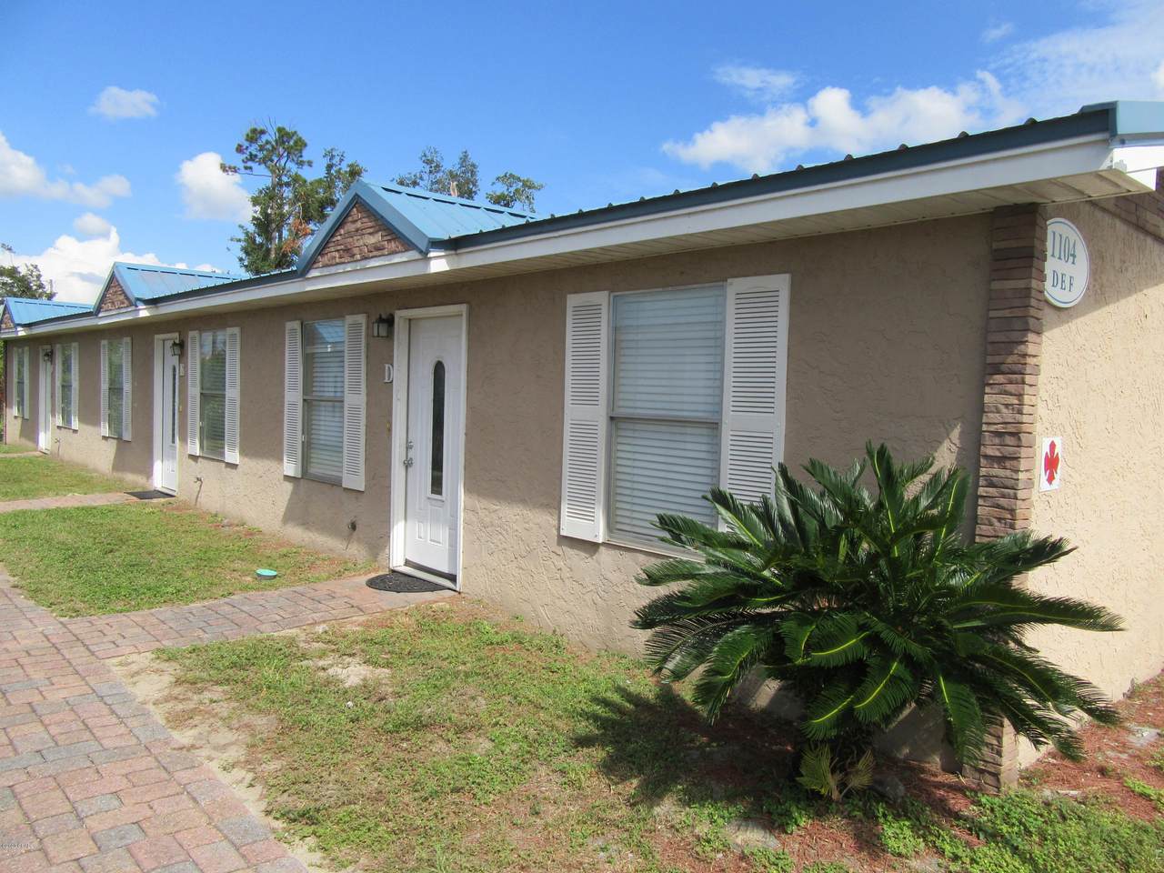 1104 10th Street - Photo 1