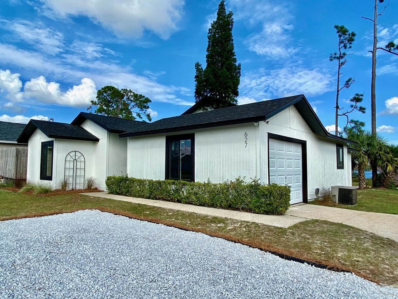 627 Berthe Avenue - Photo 1
