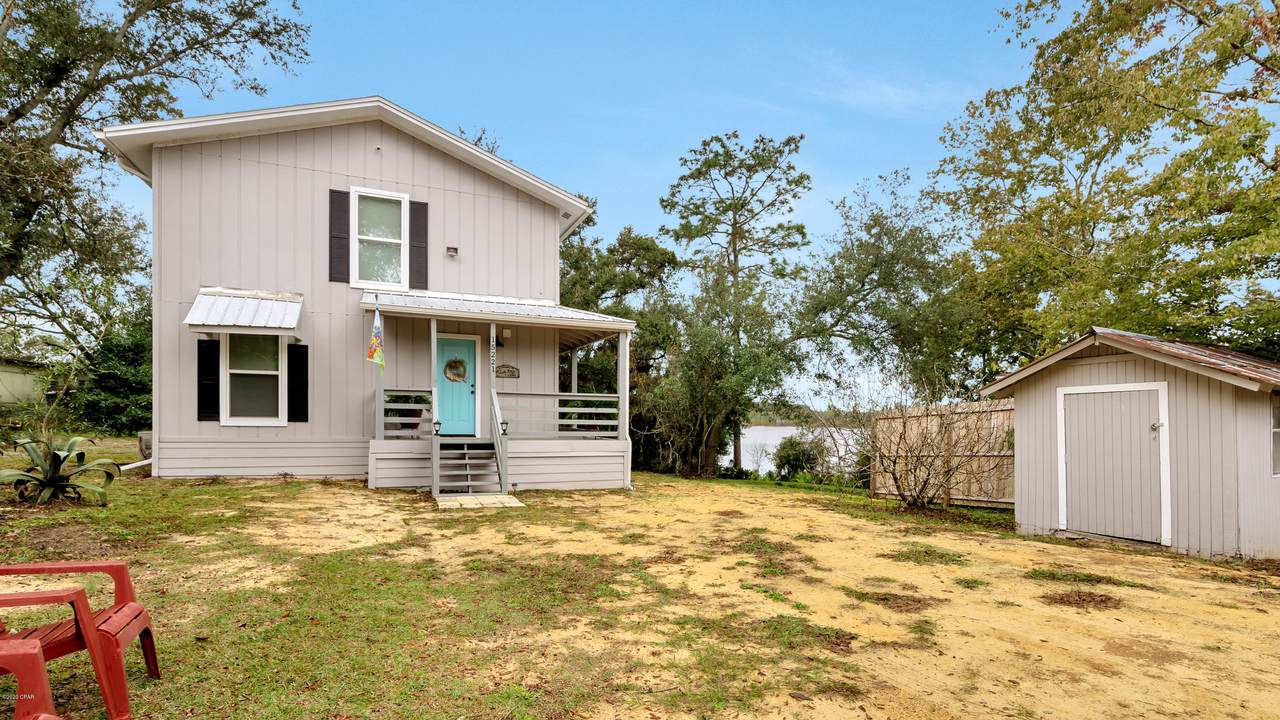 15221 Banks Drive - Photo 1