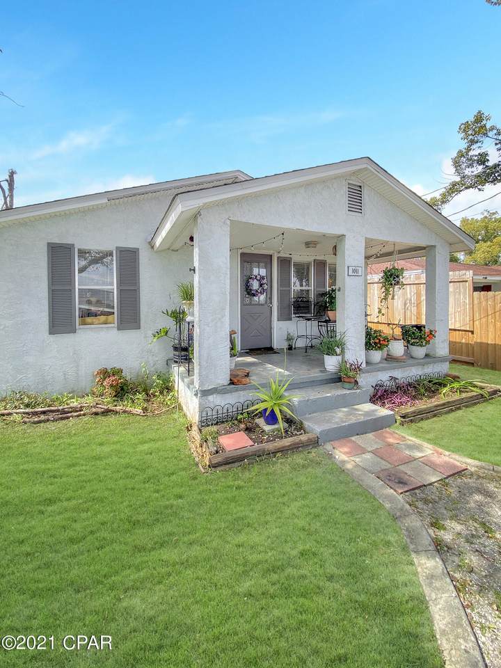 1011 Bay Avenue - Photo 1