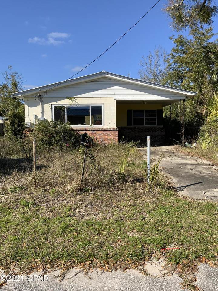 513 8th Street - Photo 1