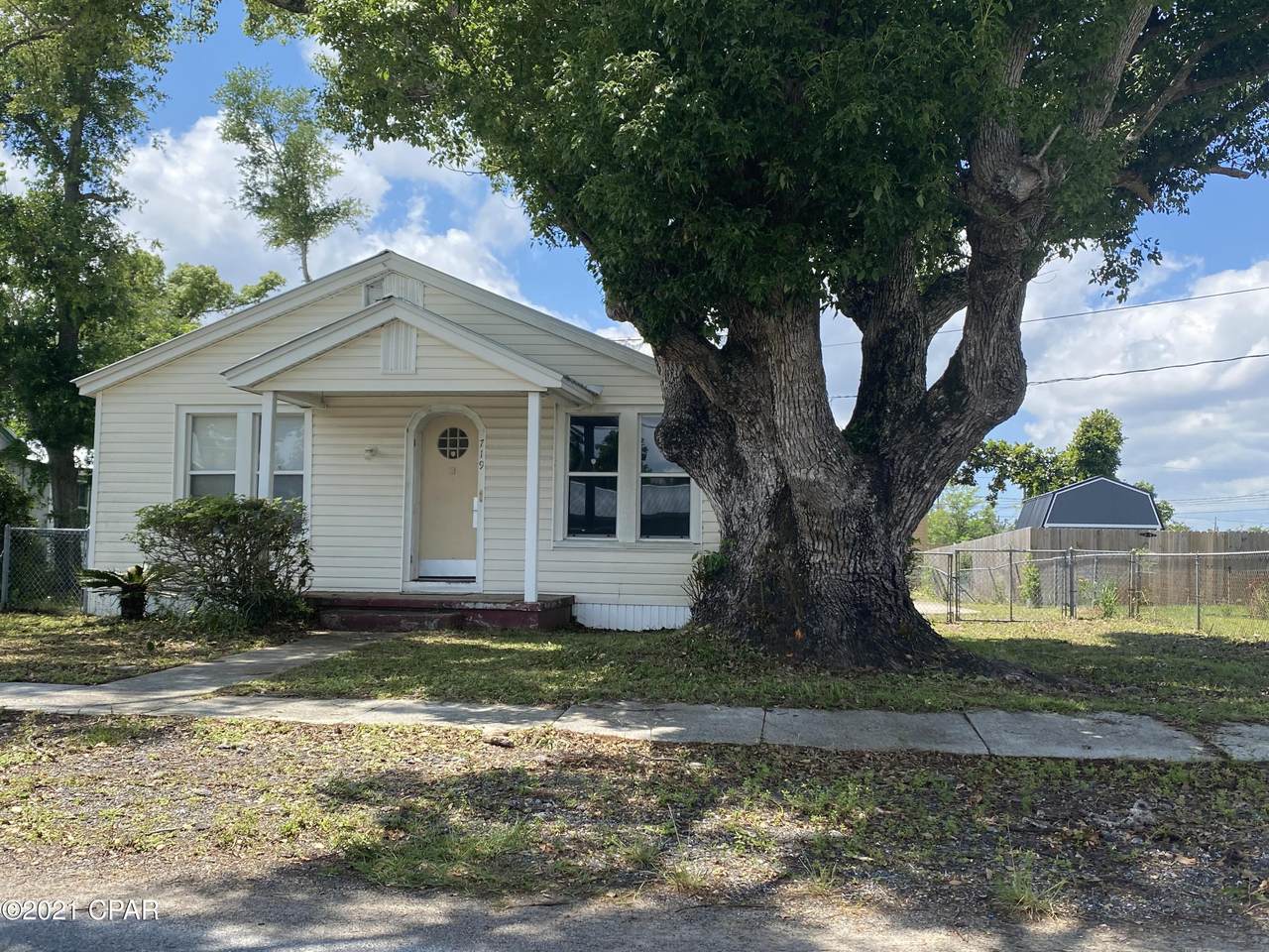 719 Mckenzie Avenue - Photo 1