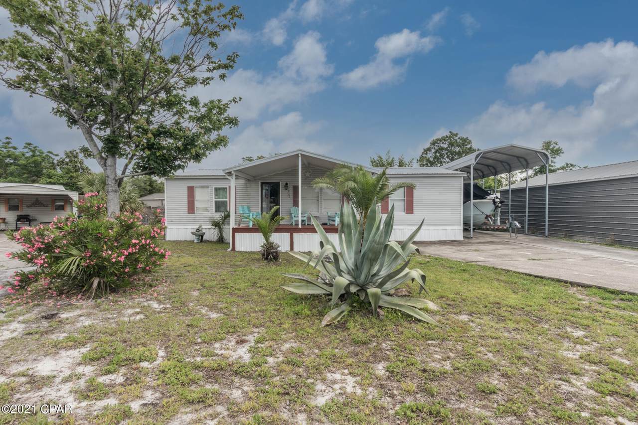 619 Lagoon Oaks Circle - Photo 1