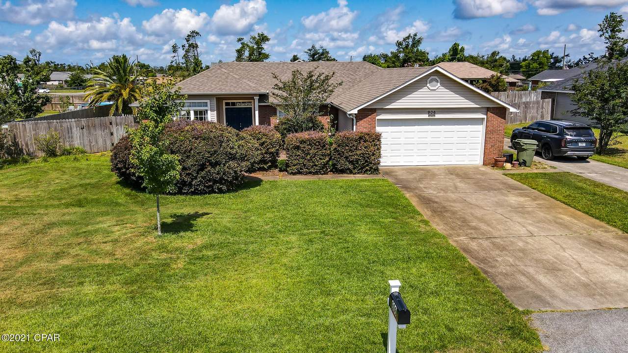 906 Texas Avenue - Photo 1
