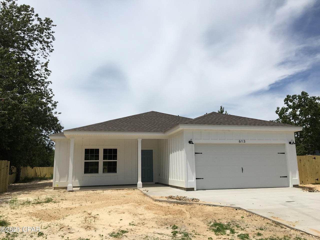 613 Live Oak Lane - Photo 1