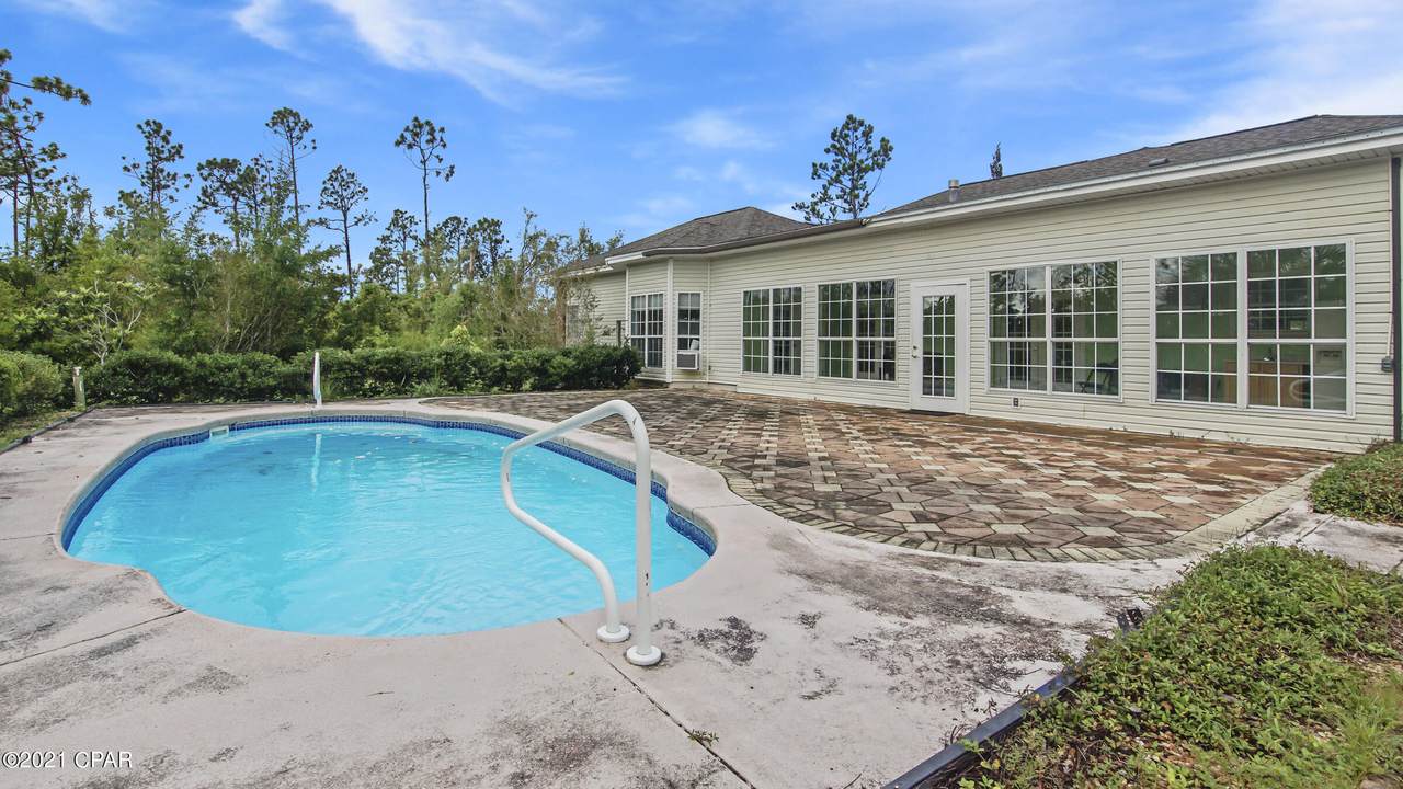 605 Colonial Drive - Photo 1