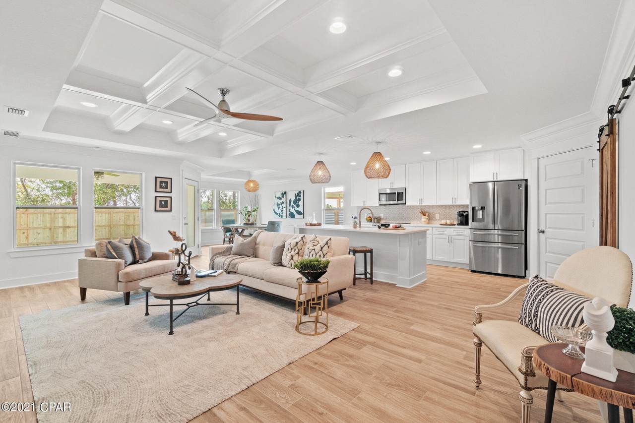 608 Le Grand Drive - Photo 1