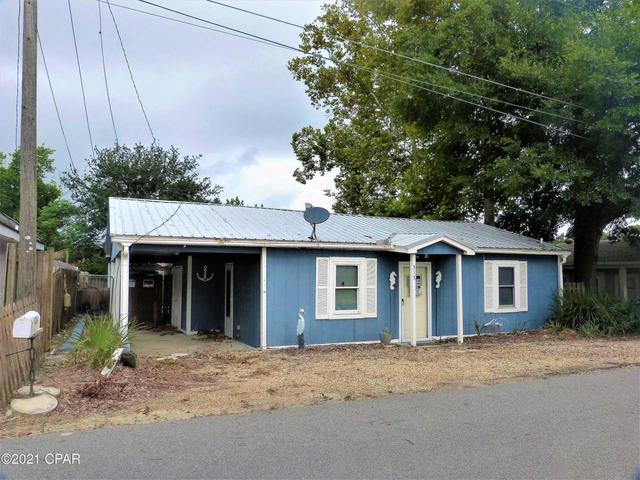 313 Lake Place - Photo 1
