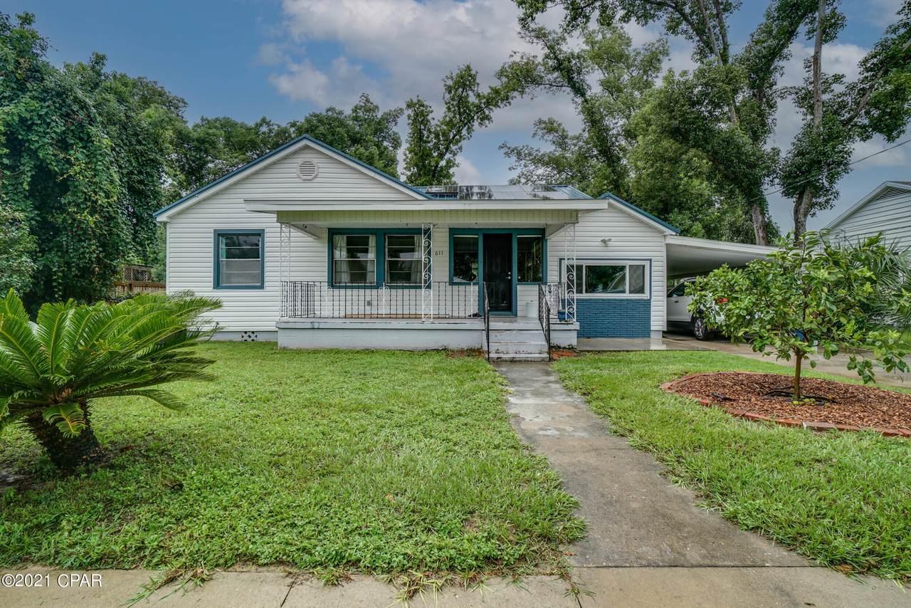 611 Bay Avenue - Photo 1