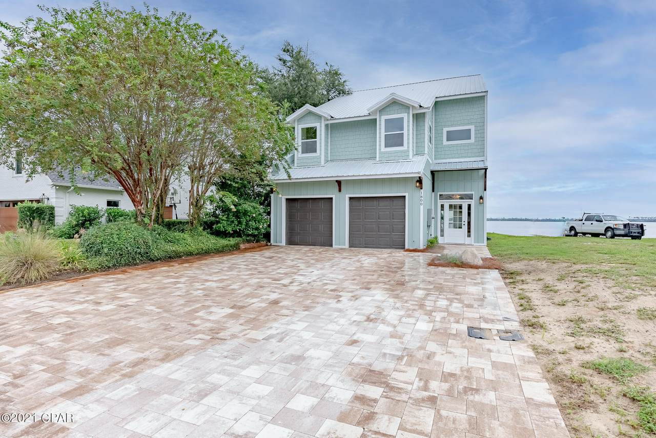 1800 Country Club Drive - Photo 1