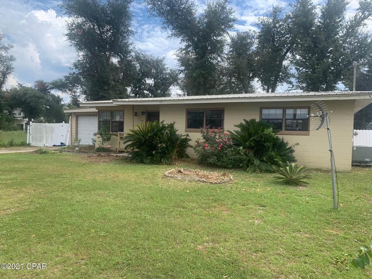 304 Blackshear Drive - Photo 1