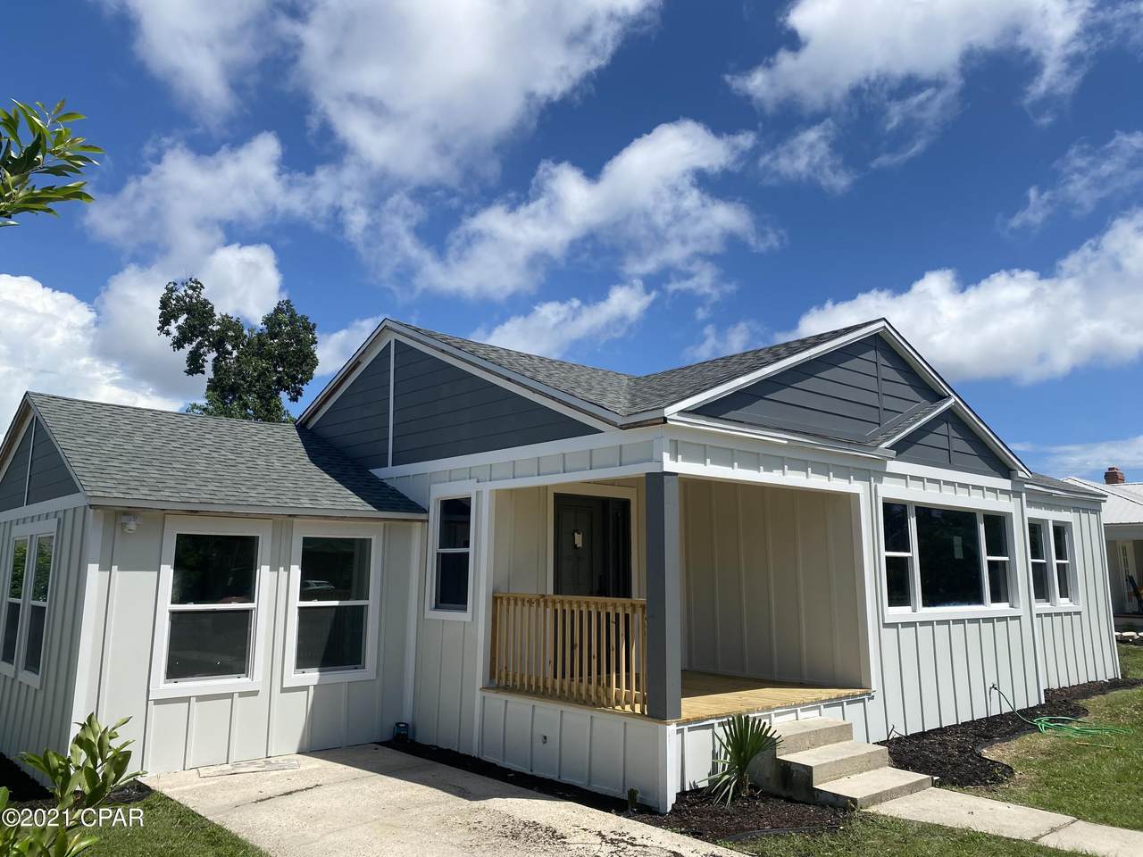 206 Cove Boulevard - Photo 1
