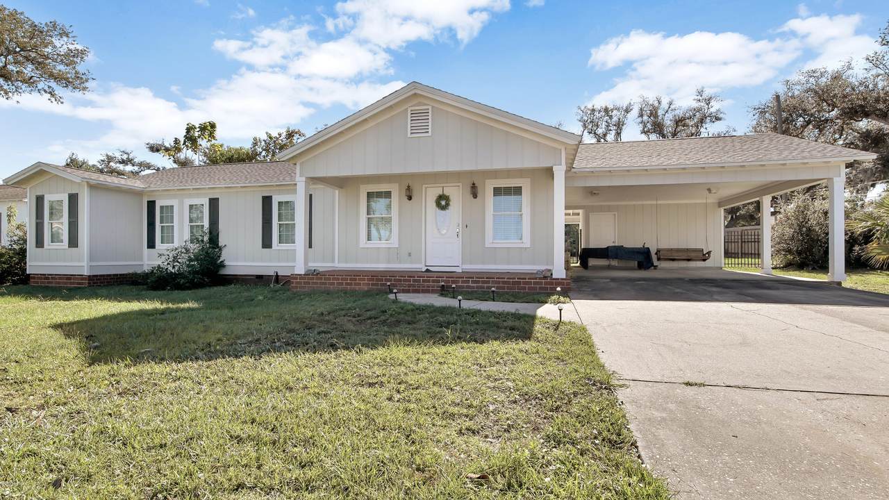 606 5th Street - Photo 1
