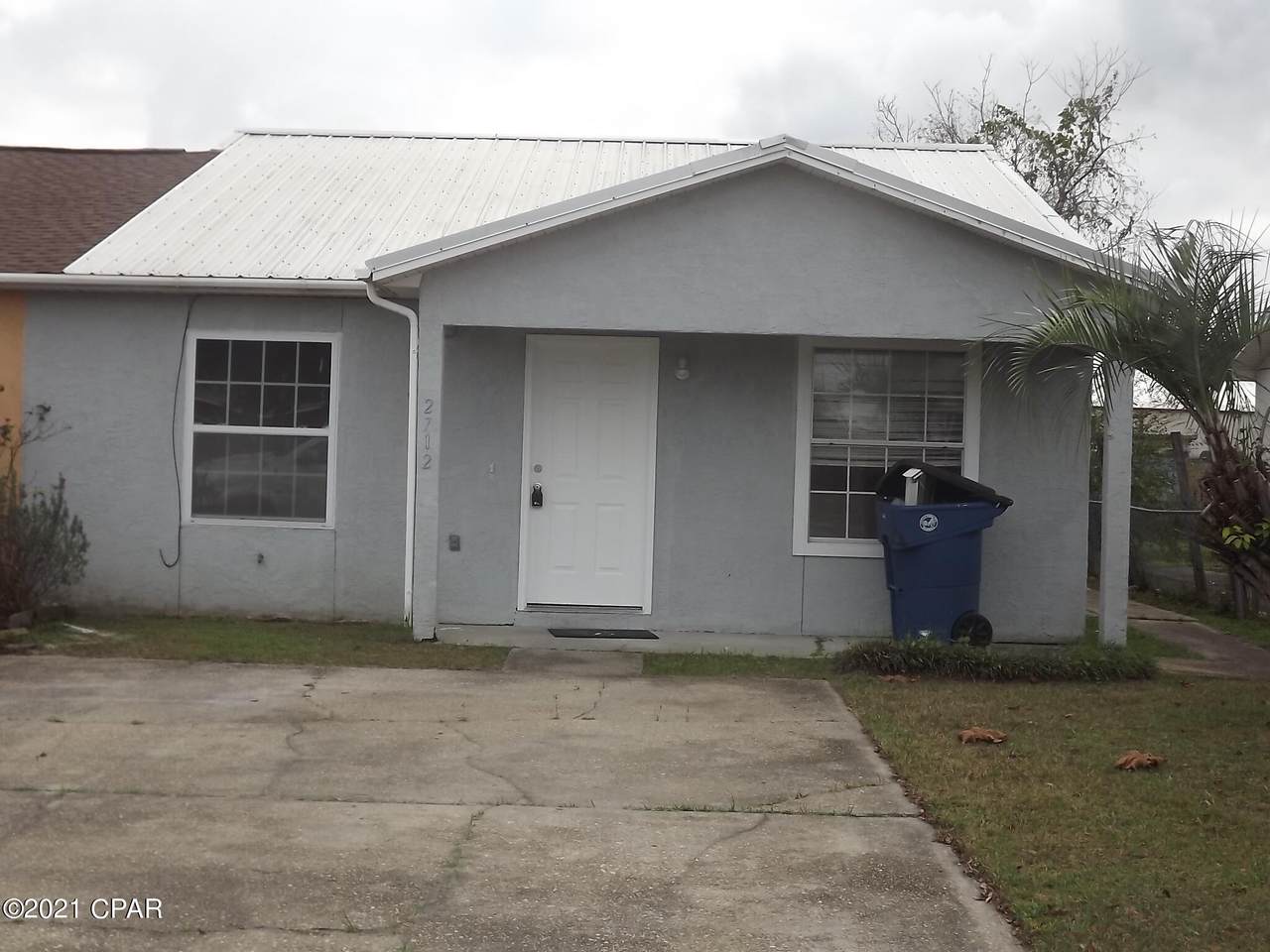 2712 Oak Hammock Drive - Photo 1
