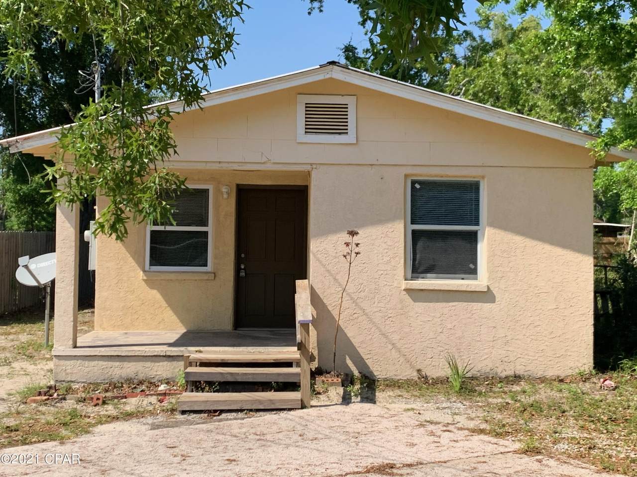 809 11th Court - Photo 1