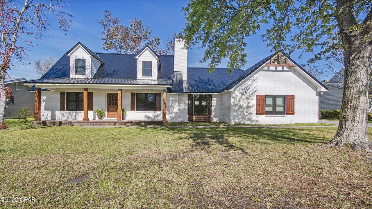 2105 Juniper Avenue - Photo 1