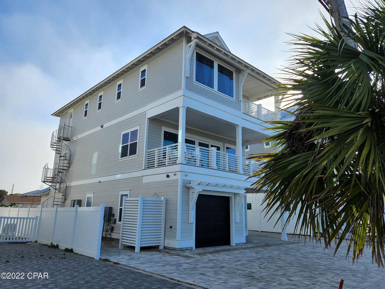 607 Nautilus Street - Photo 1