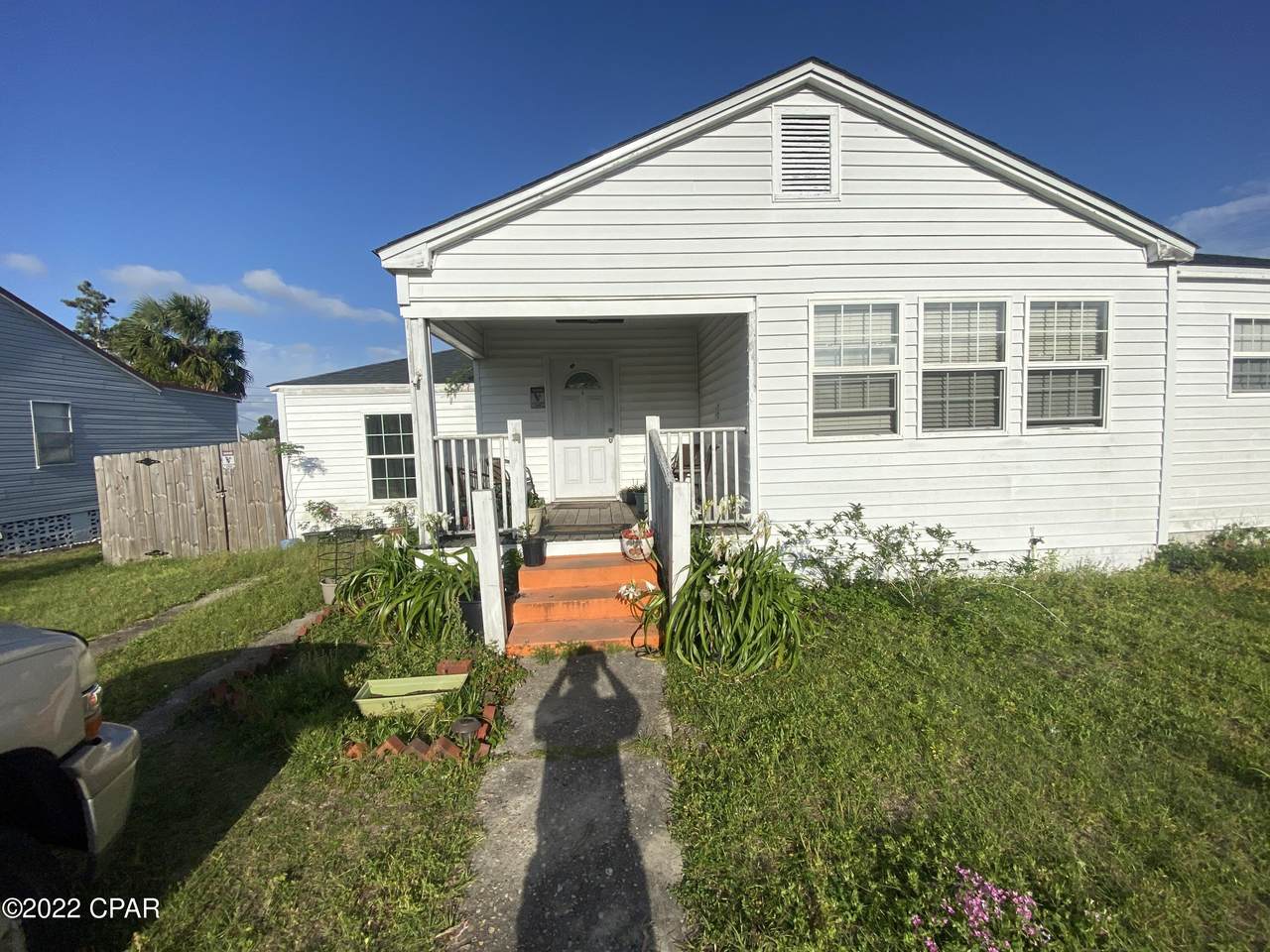 208 Cove Boulevard - Photo 1