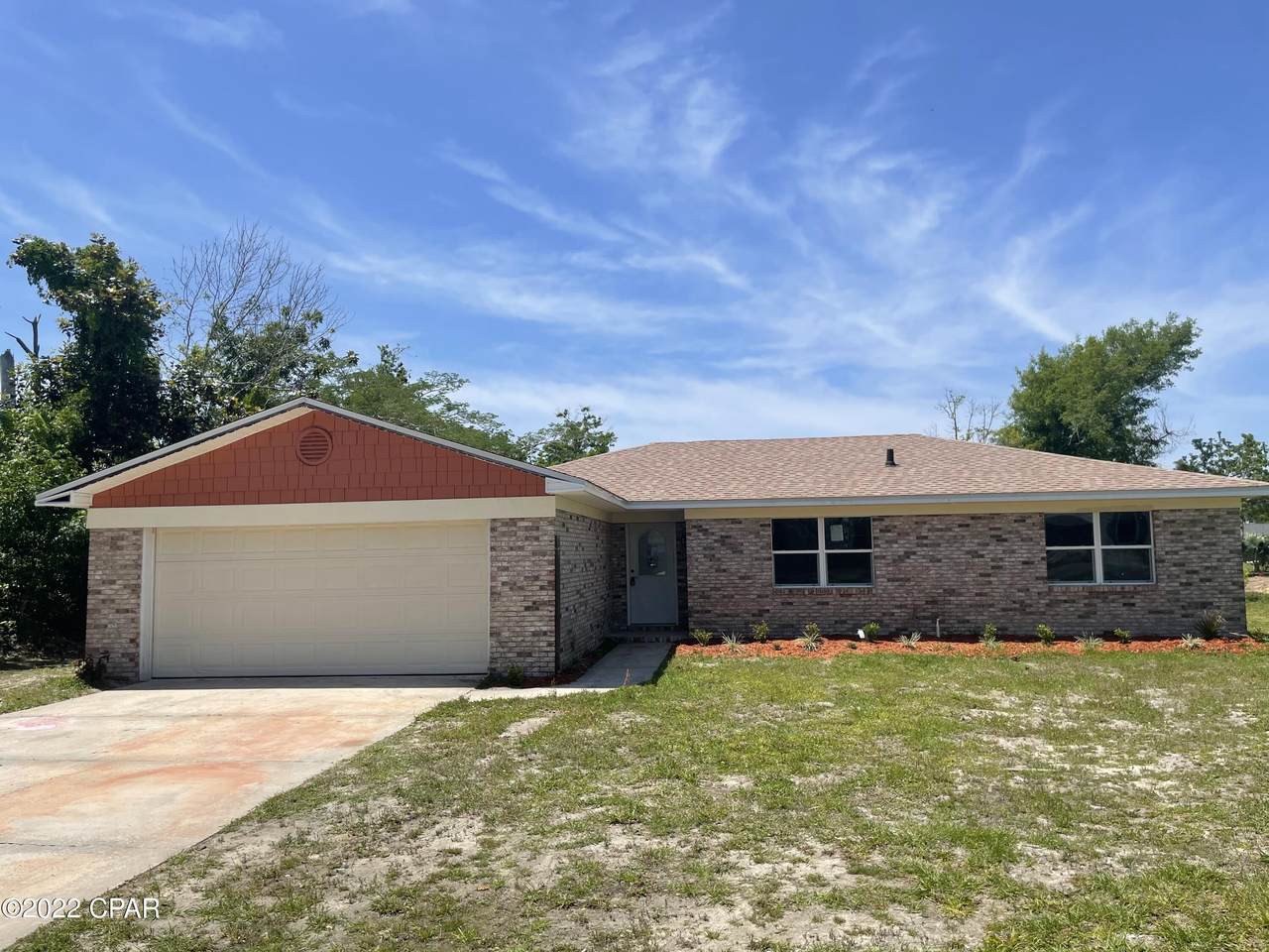 706 Colonial Drive - Photo 1