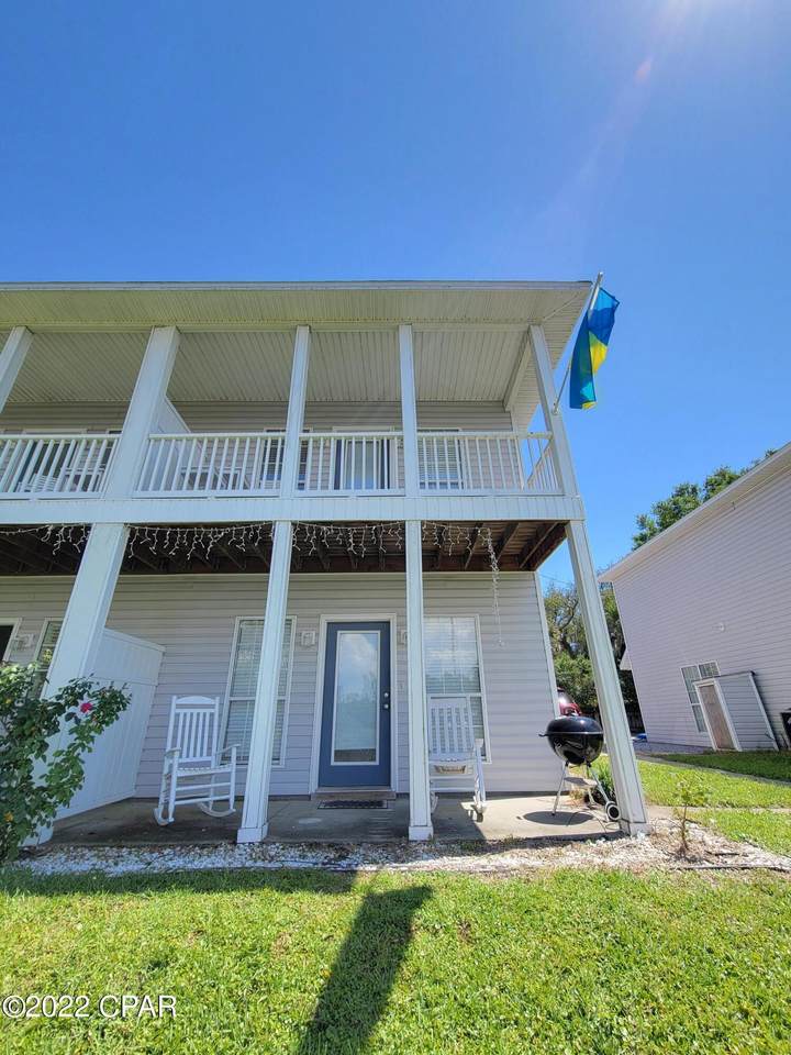1207 Drake Avenue - Photo 1