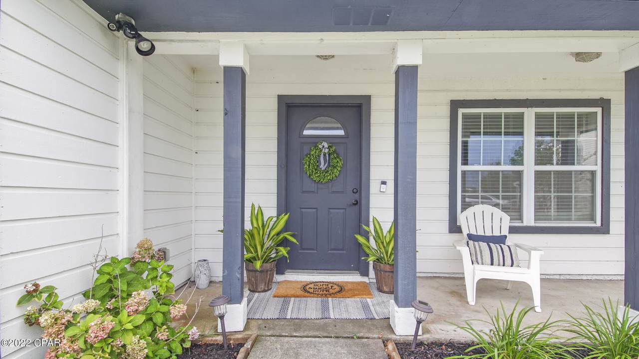 2714 Ravenwood Court - Photo 1