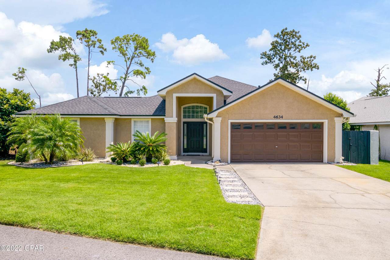 4634 Delwood Park Boulevard - Photo 1