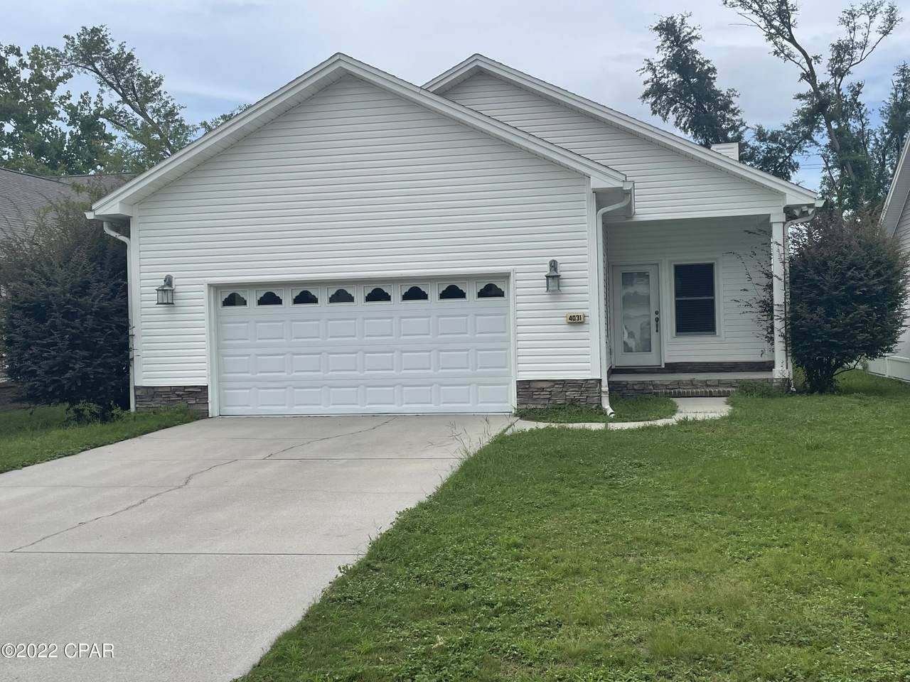 4031 Oak Forest Drive - Photo 1