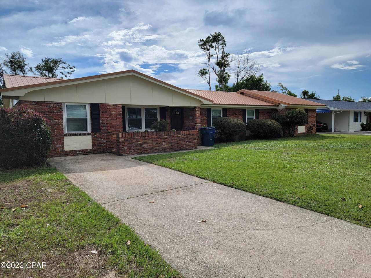 1015 Amherst Road - Photo 1